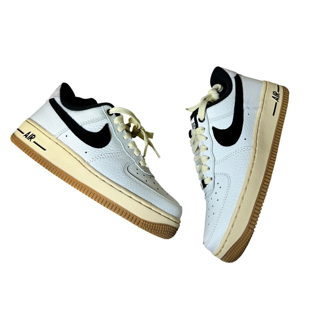Nike Air Force 1 Low Womens White Black Gum Sole Sneakers DZ4764-100 US 5W